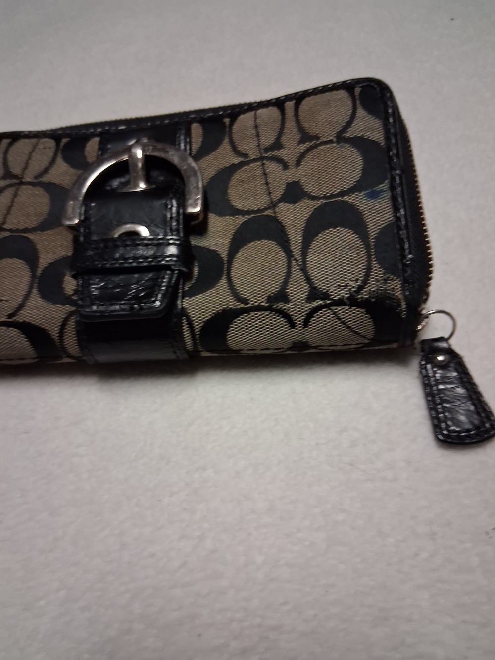 Vintage Coach Black/Tan Signature Canvas Buckle Zip Wallet - Picture 13 of 13